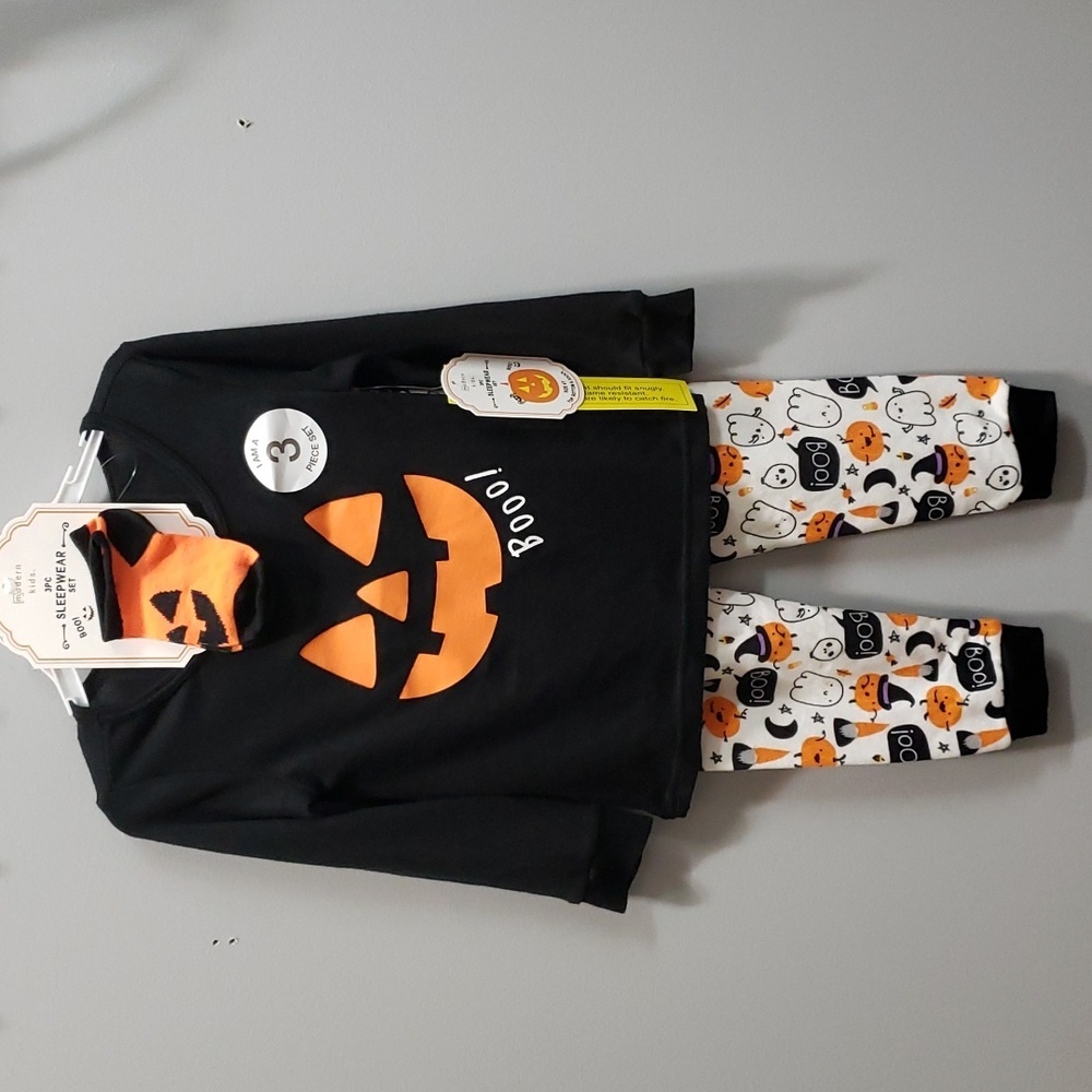 Modern Kids 3-piece Halloween Sleepwear Set, Top, Bottom, Socks, 4T